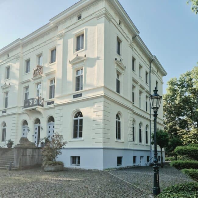 Schloss Mickeln Himmelgeist Nahaufnahme von der Seite