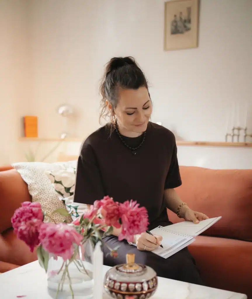 Teresa Ziser Hochzeitsplanerin mit Wedding Book